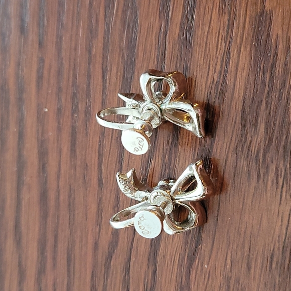 Vintage Coro Silver Rhinestone Screw-Back Earrings - Picture 3 of 3